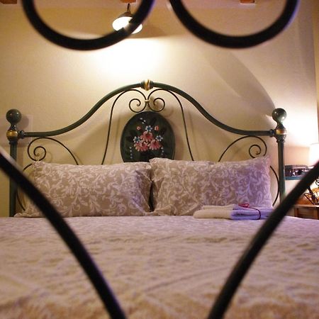 Casa De Ajala - B&B De Charme In Antica Dimora Totalmente Ristrutturata E Dotata Di Tutti I Confort Bagni Privati Spazio Living Patio Esterno Ambienti Climatizzati Degustazioni Prodotti Locali Làconi Εξωτερικό φωτογραφία
