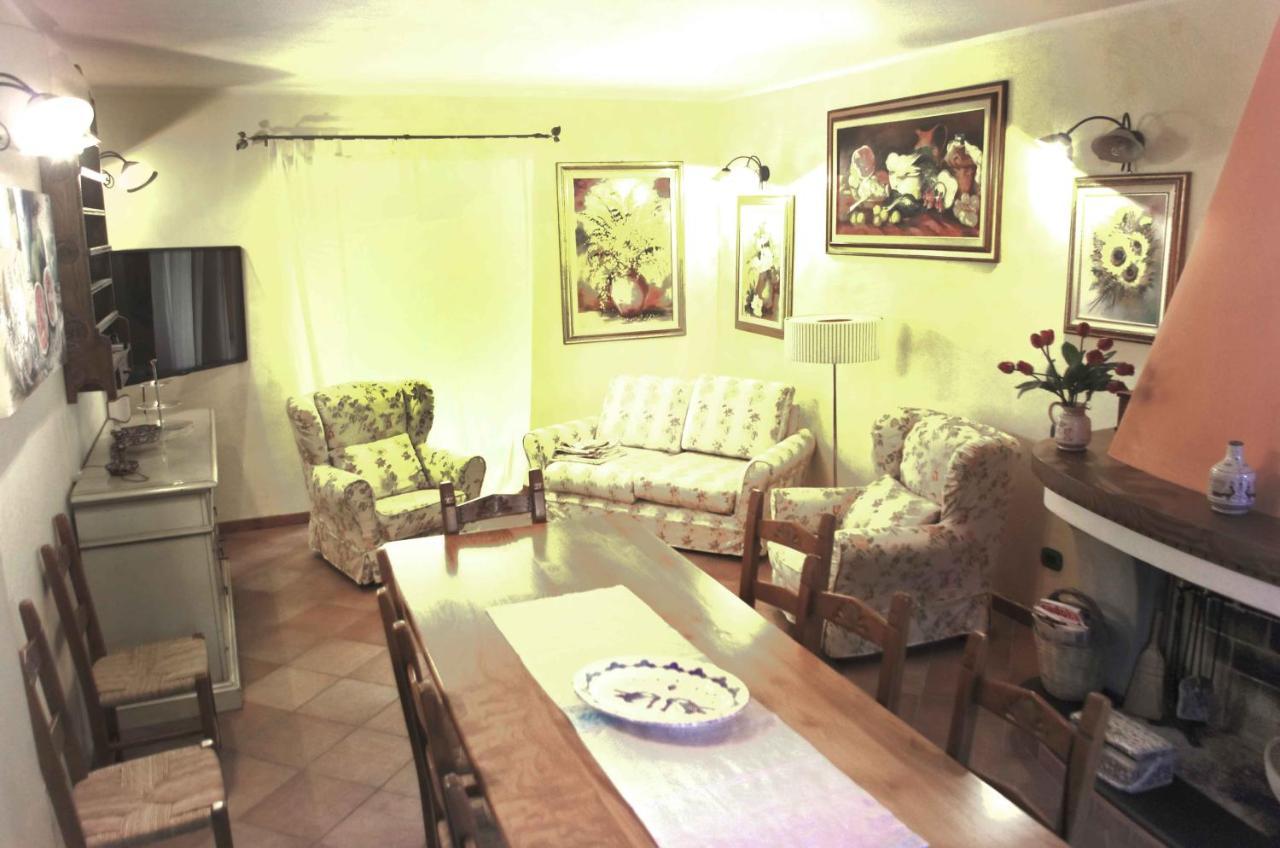 Casa De Ajala - B&B De Charme In Antica Dimora Totalmente Ristrutturata E Dotata Di Tutti I Confort Bagni Privati Spazio Living Patio Esterno Ambienti Climatizzati Degustazioni Prodotti Locali Làconi Εξωτερικό φωτογραφία