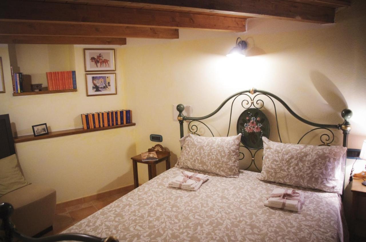 Casa De Ajala - B&B De Charme In Antica Dimora Totalmente Ristrutturata E Dotata Di Tutti I Confort Bagni Privati Spazio Living Patio Esterno Ambienti Climatizzati Degustazioni Prodotti Locali Làconi Εξωτερικό φωτογραφία