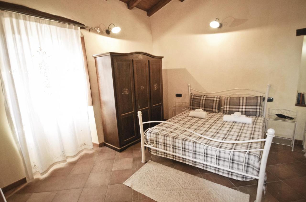 Casa De Ajala - B&B De Charme In Antica Dimora Totalmente Ristrutturata E Dotata Di Tutti I Confort Bagni Privati Spazio Living Patio Esterno Ambienti Climatizzati Degustazioni Prodotti Locali Làconi Εξωτερικό φωτογραφία