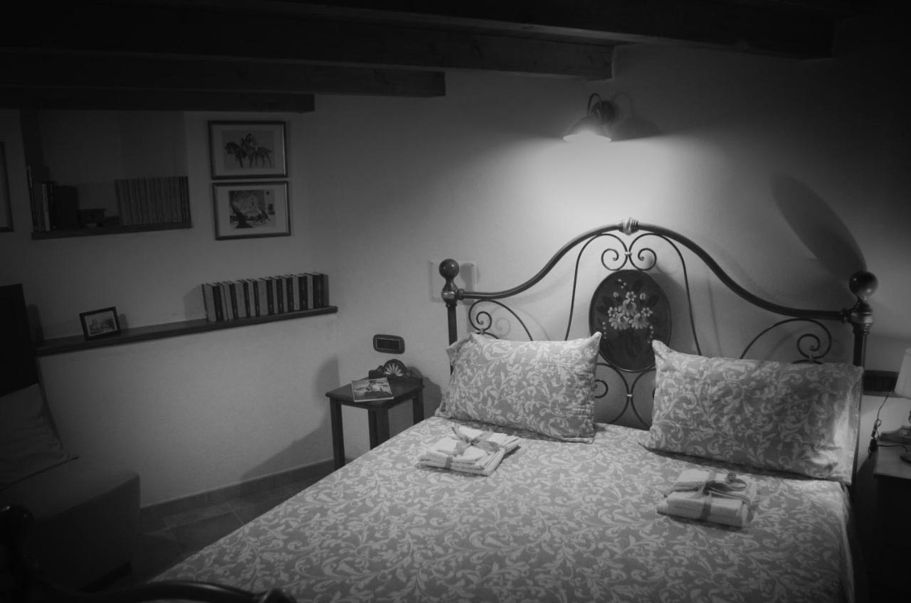 Casa De Ajala - B&B De Charme In Antica Dimora Totalmente Ristrutturata E Dotata Di Tutti I Confort Bagni Privati Spazio Living Patio Esterno Ambienti Climatizzati Degustazioni Prodotti Locali Làconi Εξωτερικό φωτογραφία