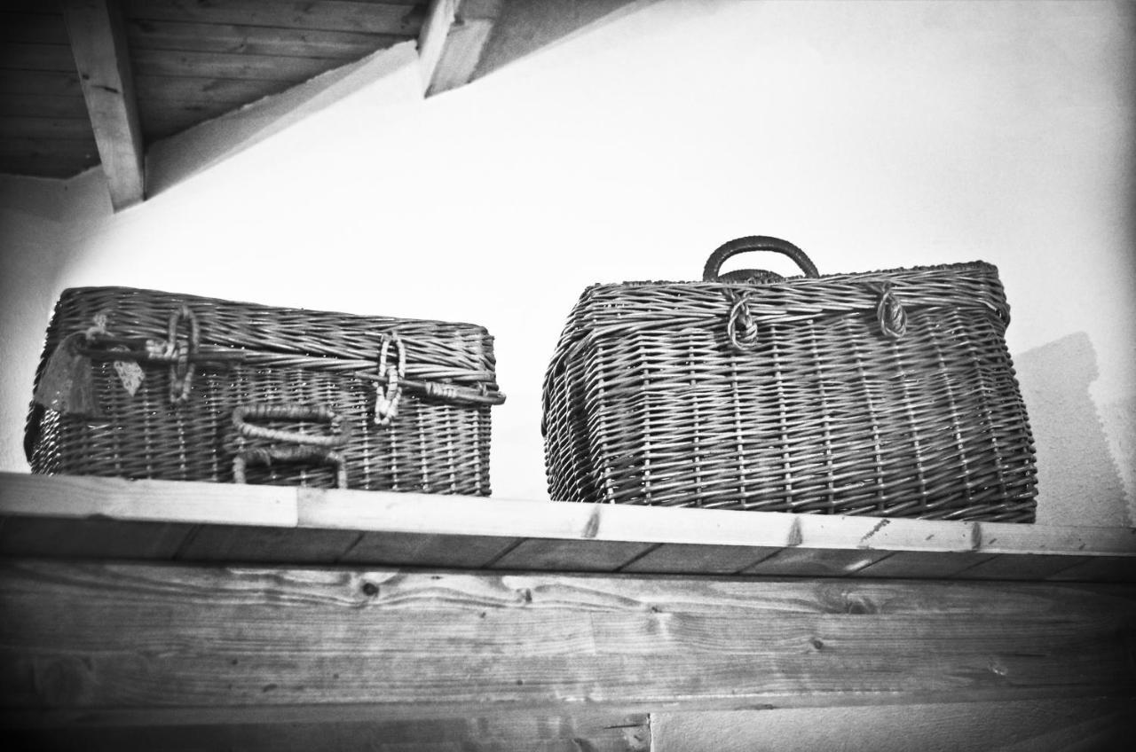 Casa De Ajala - B&B De Charme In Antica Dimora Totalmente Ristrutturata E Dotata Di Tutti I Confort Bagni Privati Spazio Living Patio Esterno Ambienti Climatizzati Degustazioni Prodotti Locali Làconi Εξωτερικό φωτογραφία