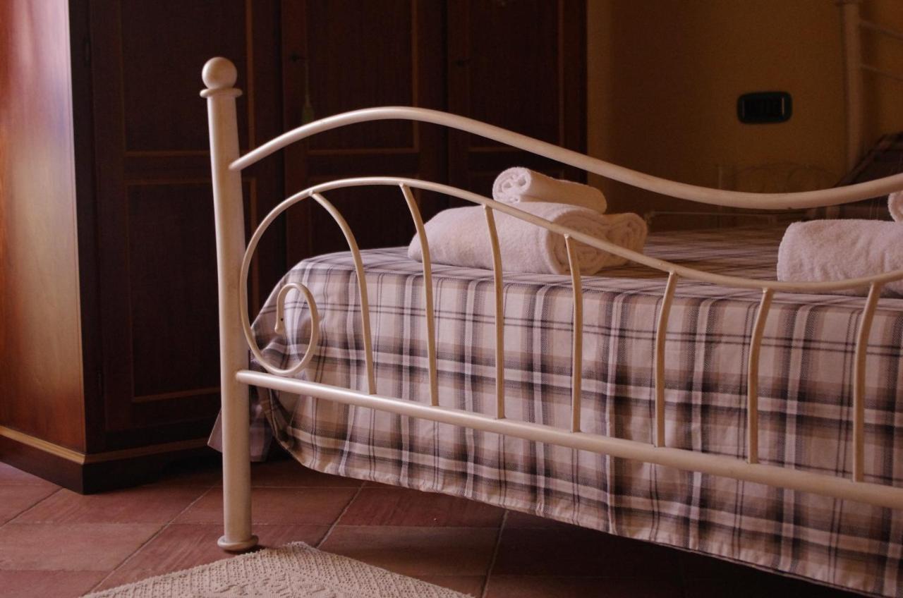 Casa De Ajala - B&B De Charme In Antica Dimora Totalmente Ristrutturata E Dotata Di Tutti I Confort Bagni Privati Spazio Living Patio Esterno Ambienti Climatizzati Degustazioni Prodotti Locali Làconi Εξωτερικό φωτογραφία