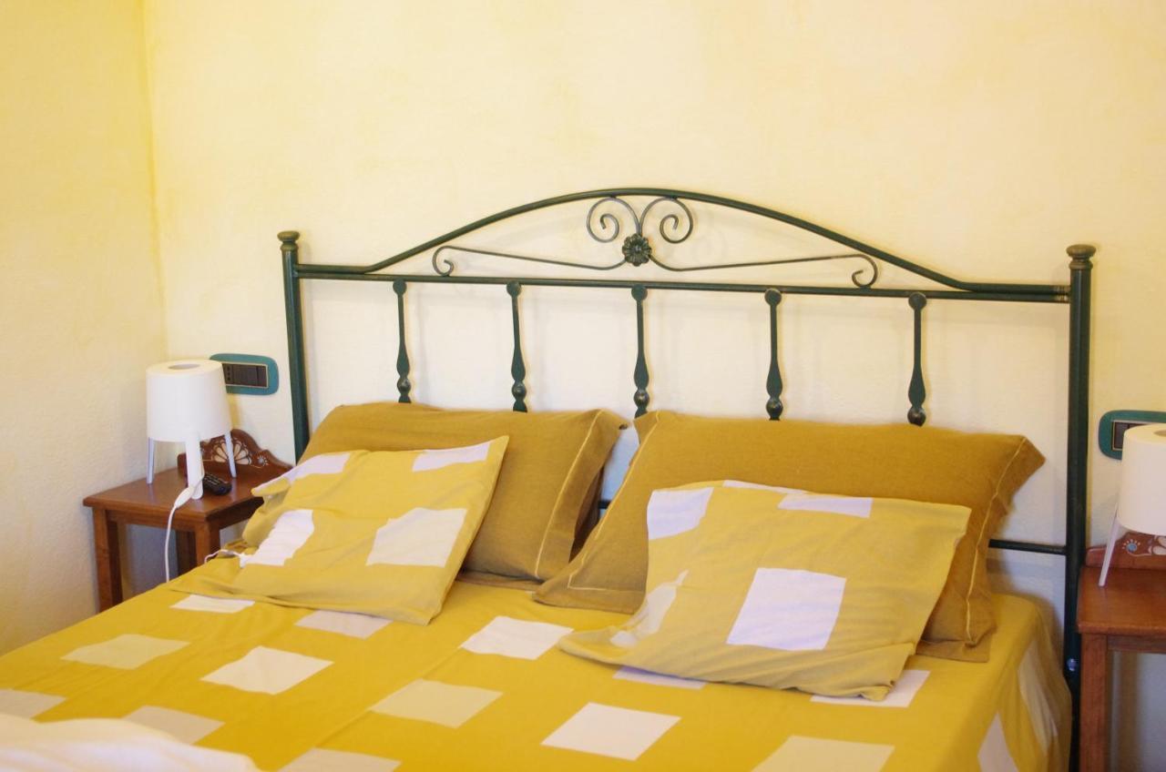 Casa De Ajala - B&B De Charme In Antica Dimora Totalmente Ristrutturata E Dotata Di Tutti I Confort Bagni Privati Spazio Living Patio Esterno Ambienti Climatizzati Degustazioni Prodotti Locali Làconi Εξωτερικό φωτογραφία