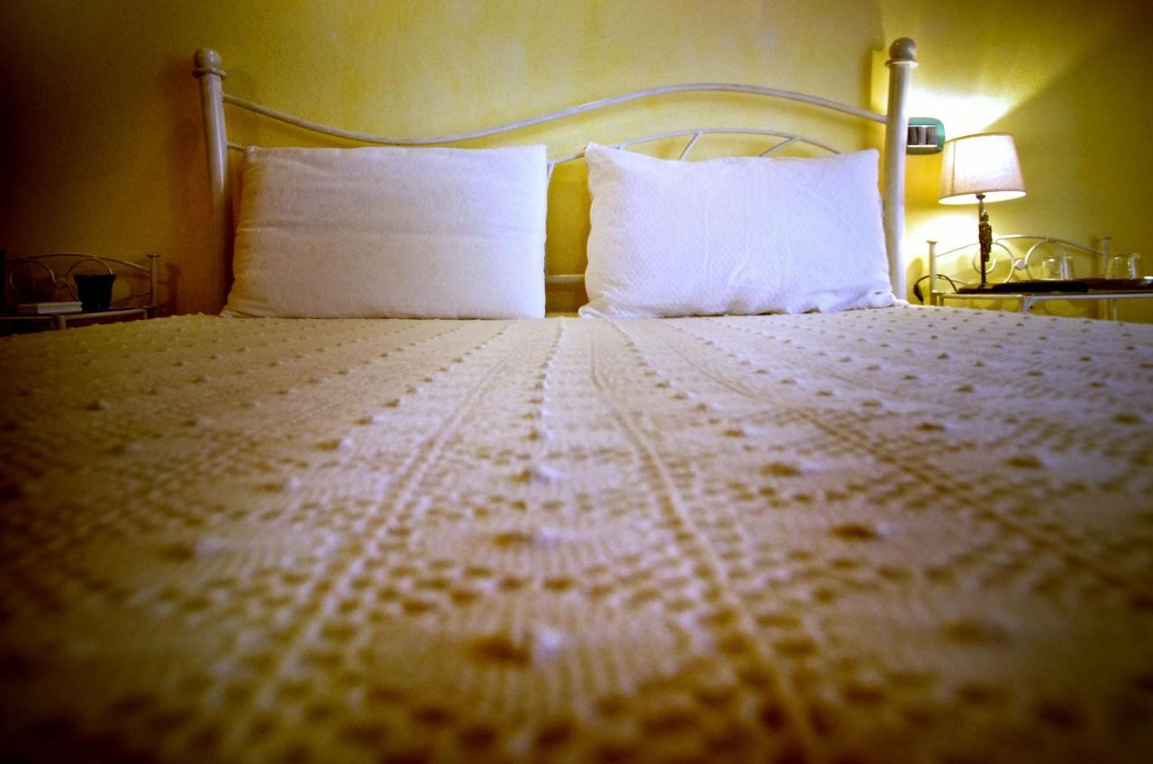 Casa De Ajala - B&B De Charme In Antica Dimora Totalmente Ristrutturata E Dotata Di Tutti I Confort Bagni Privati Spazio Living Patio Esterno Ambienti Climatizzati Degustazioni Prodotti Locali Làconi Εξωτερικό φωτογραφία
