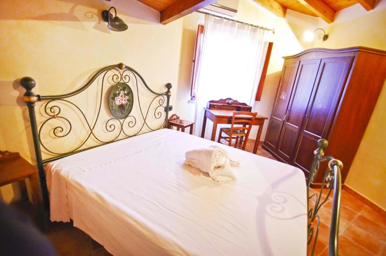 Casa De Ajala - B&B De Charme In Antica Dimora Totalmente Ristrutturata E Dotata Di Tutti I Confort Bagni Privati Spazio Living Patio Esterno Ambienti Climatizzati Degustazioni Prodotti Locali Làconi Εξωτερικό φωτογραφία
